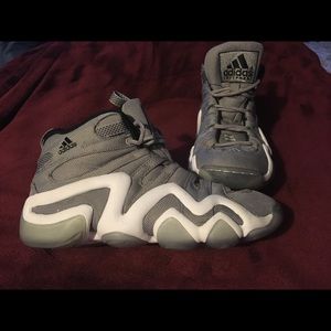 Slightly used crazy 8 Kobe adidas Size Us Women 6